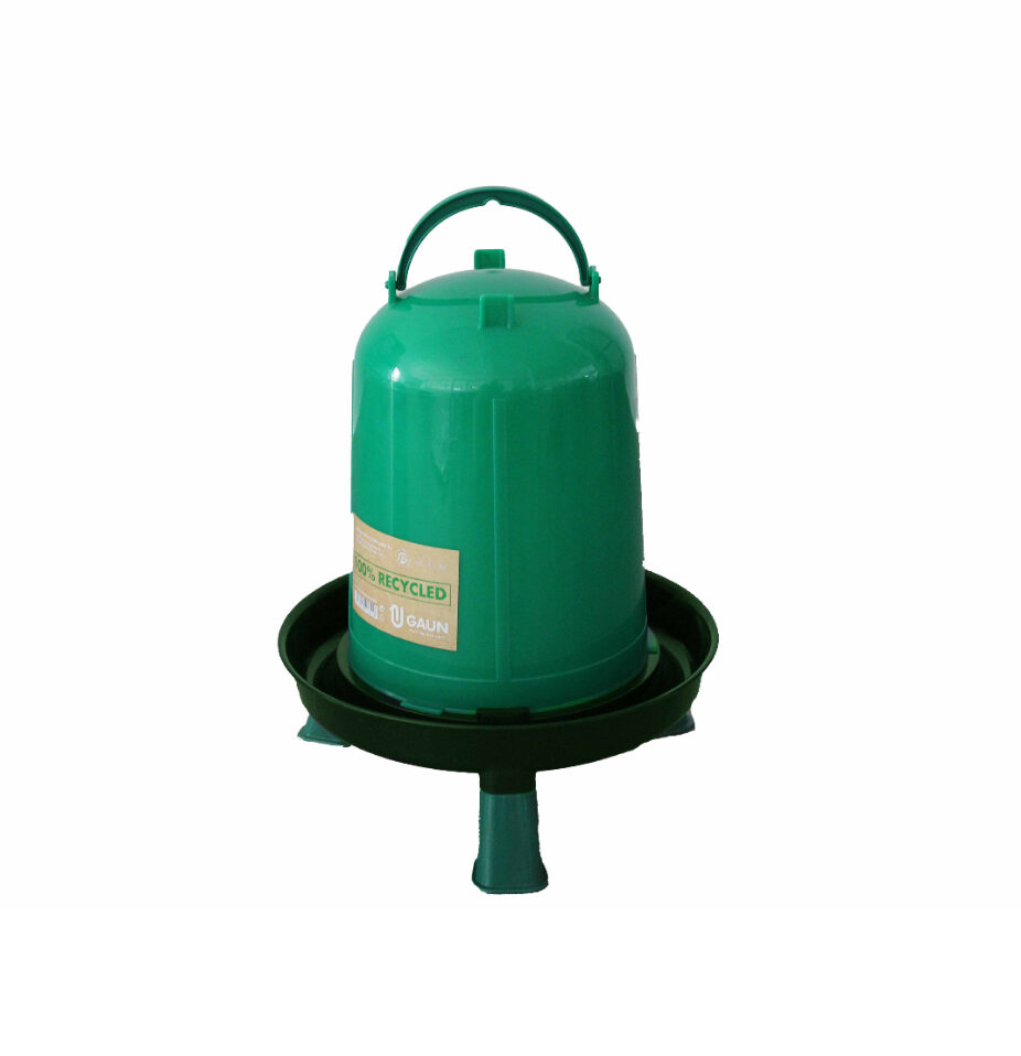 Eco recycled chicken drinker with legs 10 L